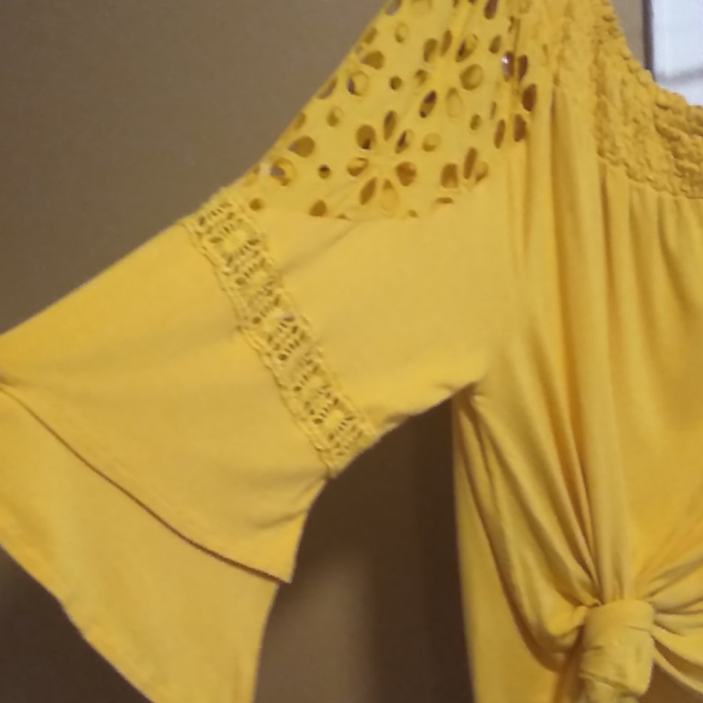 Blouse - Picture 2 of 5